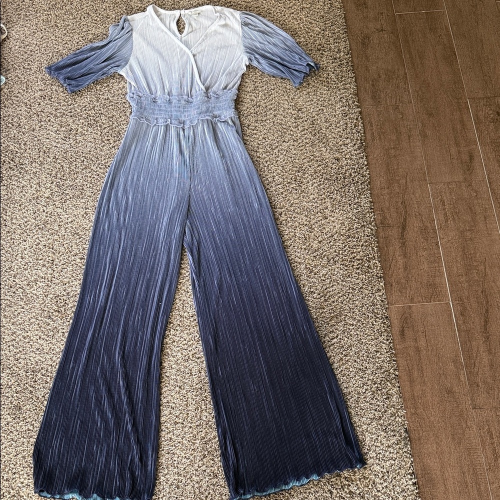 Chic Gradient Jumpsuit in Blue and White